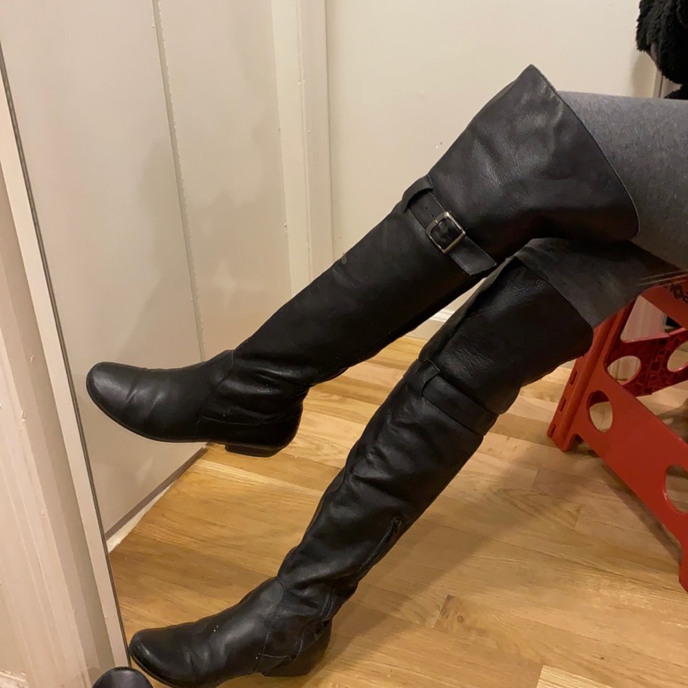 Flat over the knee boot